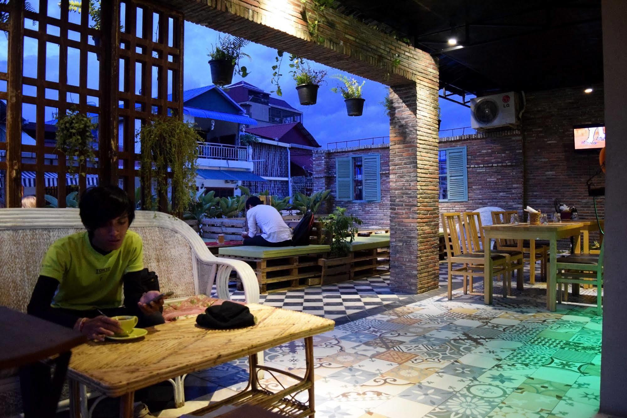 Rachana Hostel Пном Пен Екстериор снимка
